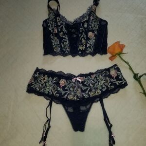 Victoria secret Dream Angel Corset  set xsmall top & Medium girdle Nwt